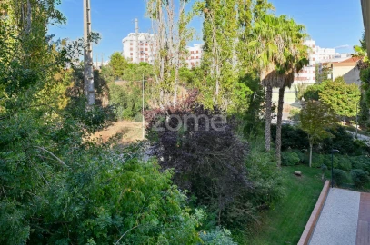 Apartamento T4 para Venda em Póvoa de Santa Iria e Forte da Casa