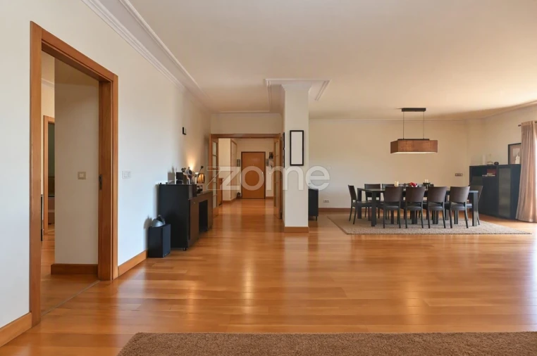 Apartamento T4 para Venda em Póvoa de Santa Iria e Forte da Casa Foto 7