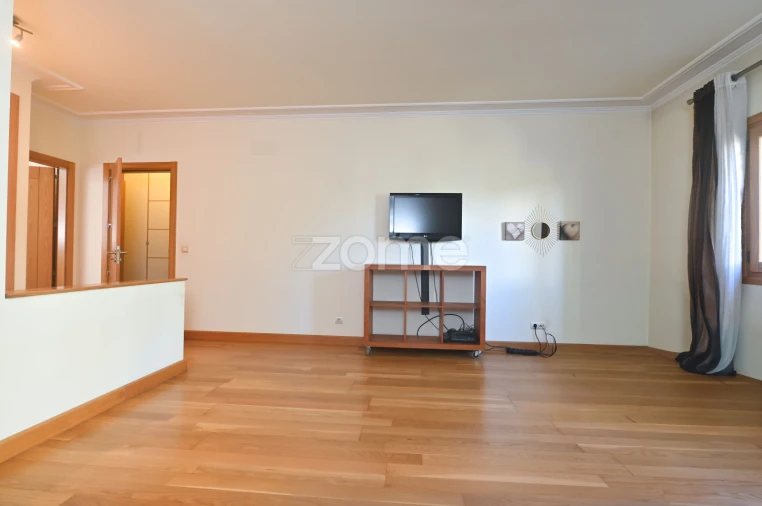 Apartamento T4 para Venda em Póvoa de Santa Iria e Forte da Casa Foto 13