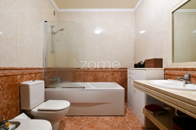 Apartamento T4 para Venda em Póvoa de Santa Iria e Forte da Casa Foto 15