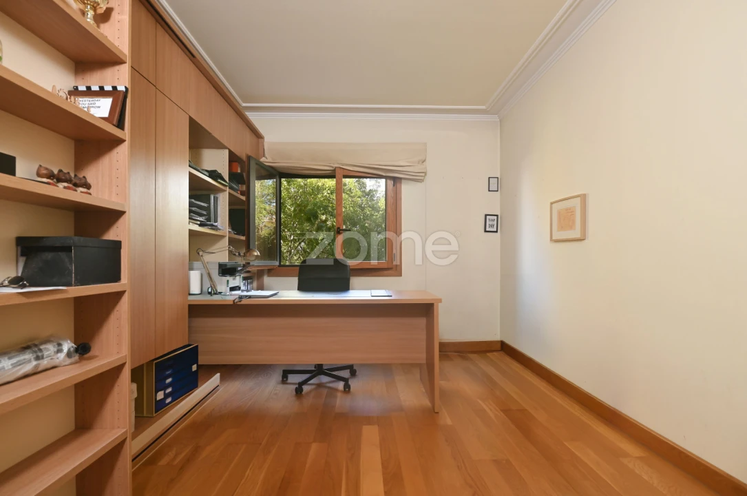 Apartamento T4 para Venda em Póvoa de Santa Iria e Forte da Casa Foto 16