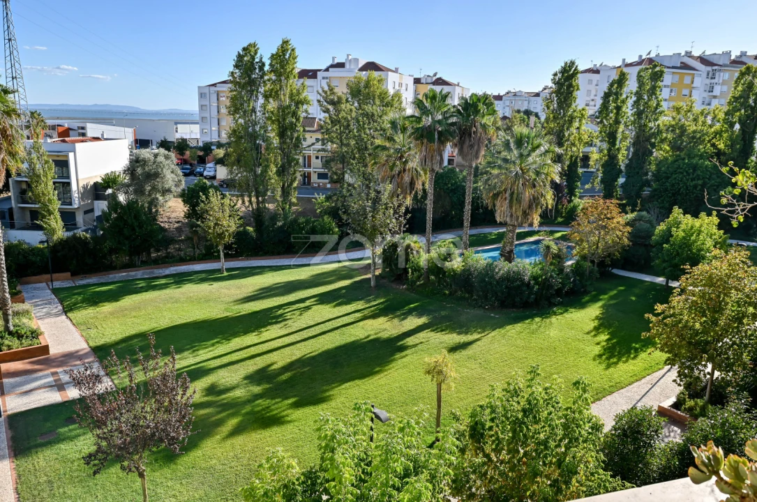 Apartamento T4 para Venda em Póvoa de Santa Iria e Forte da Casa Foto 32
