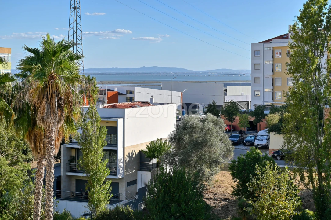 Apartamento T4 para Venda em Póvoa de Santa Iria e Forte da Casa Foto 33