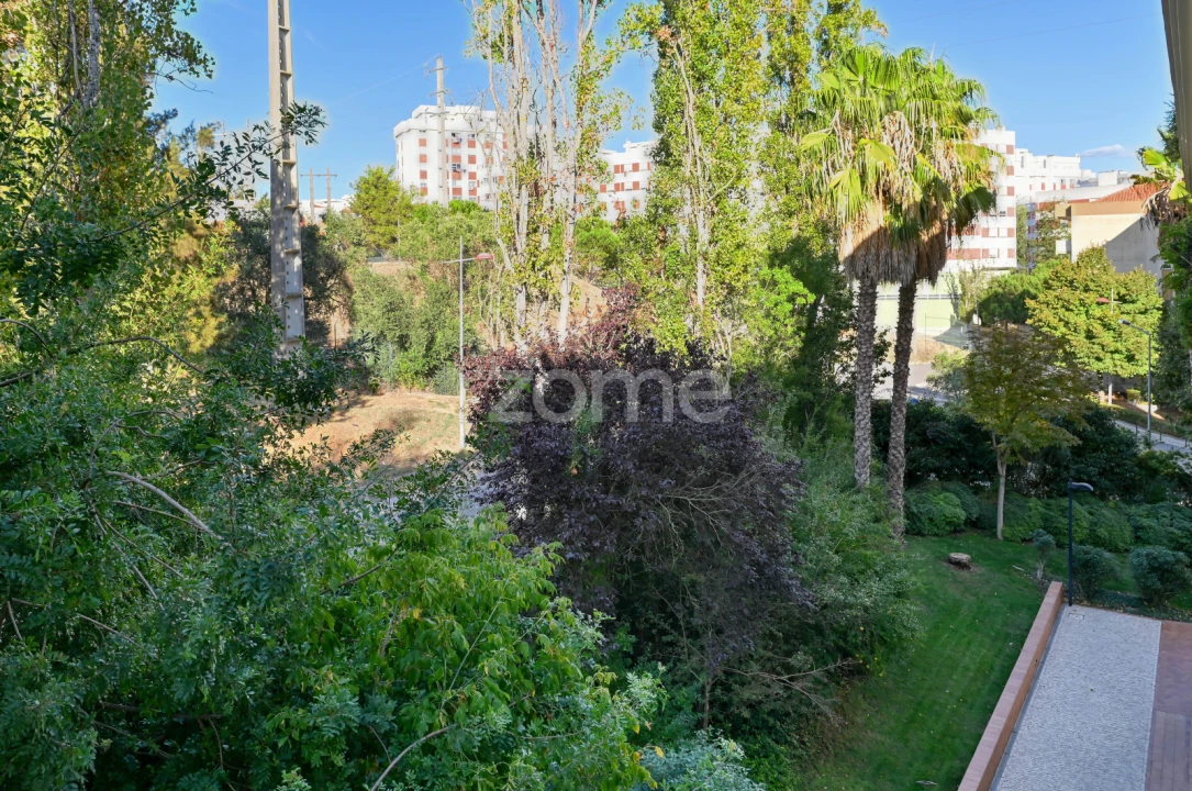 Apartamento T4 para Venda em Póvoa de Santa Iria e Forte da Casa Foto 34