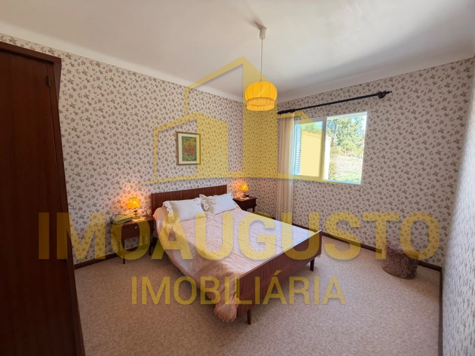 Moradia T4 para Venda em Pega Foto 8