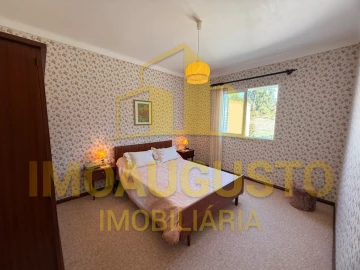 Moradia T4 para Venda em Pega