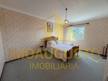 Moradia T4 para Venda em Pega