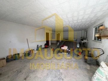Moradia T4 para Venda em Pega