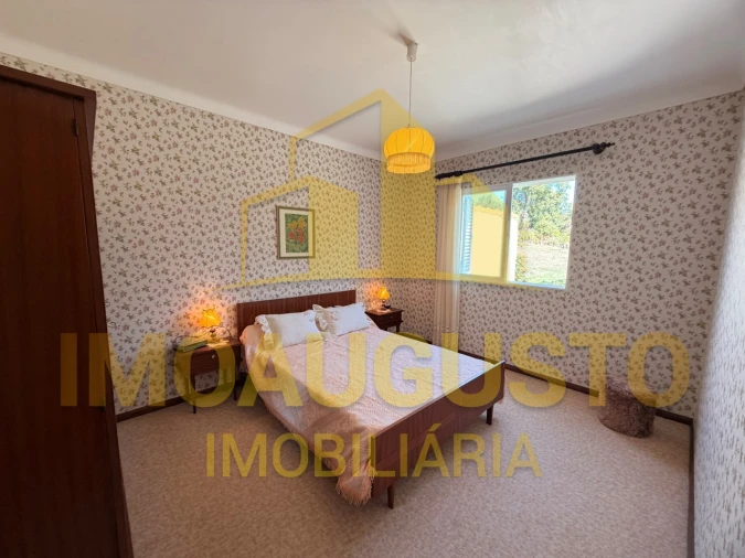 Moradia T4 para Venda em Pega Foto 8
