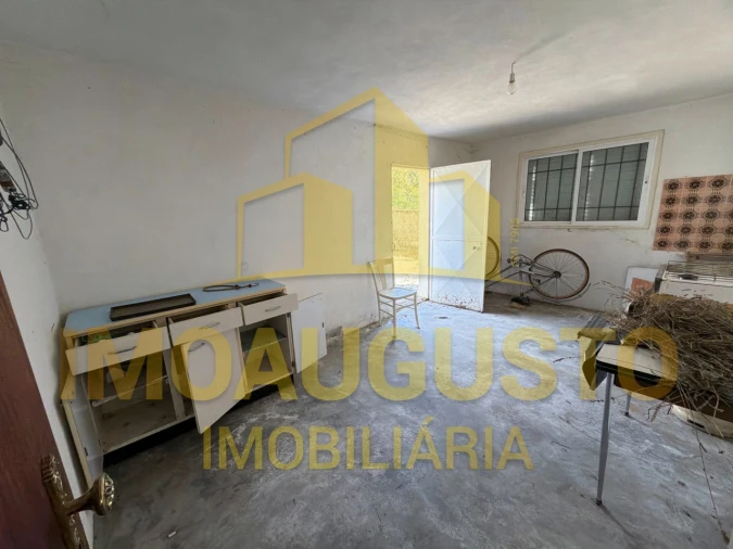 Moradia T4 para Venda em Pega Foto 21