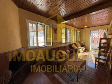 Moradia T1 para Venda em Teixoso e Sarzedo
