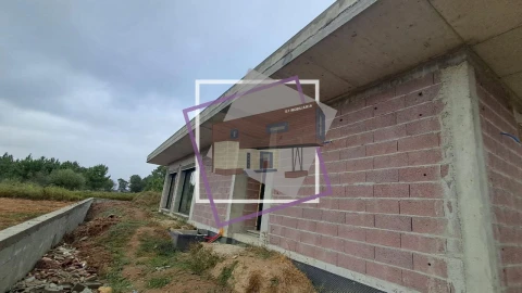 Moradia T3 para Venda em Mazedo e Cortes