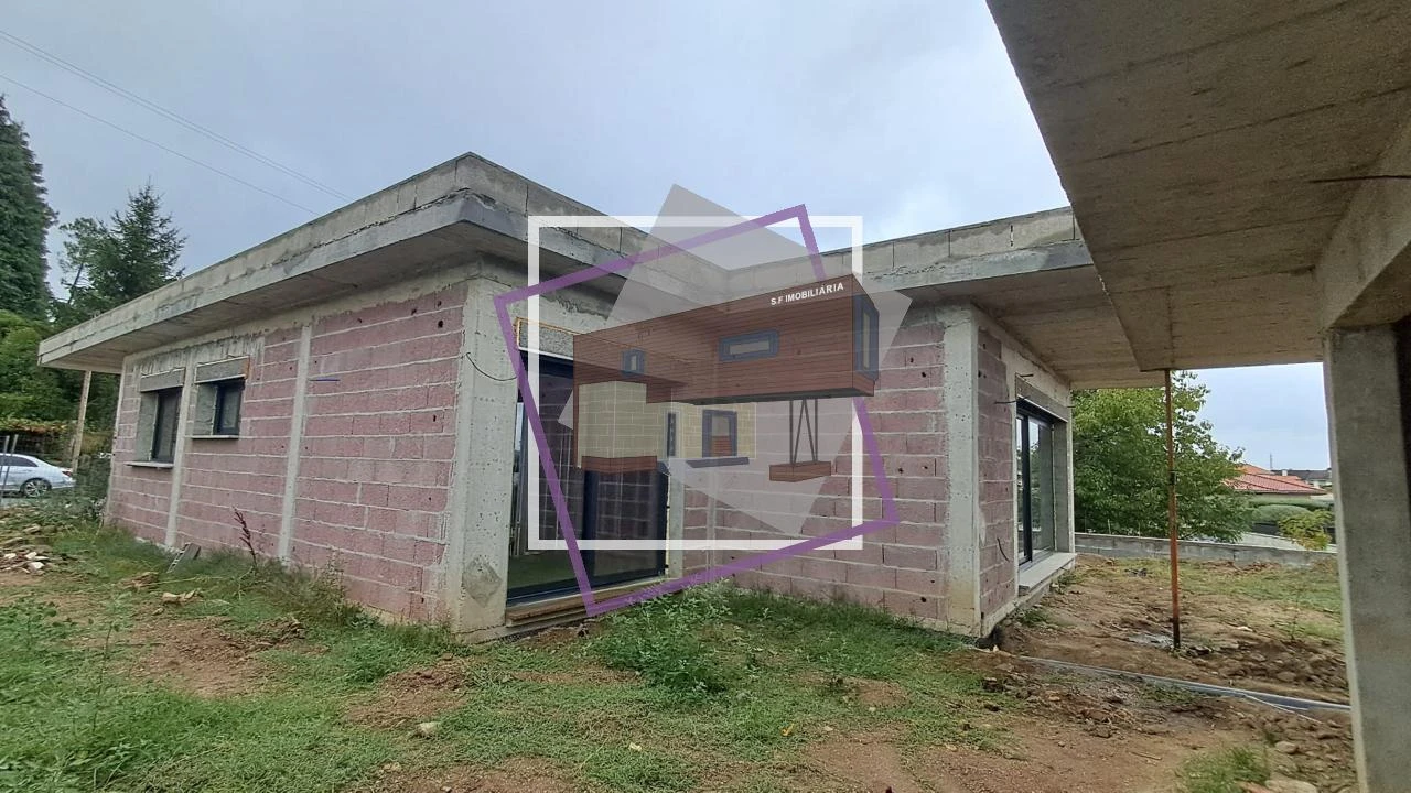 Moradia T3 para Venda em Mazedo e Cortes Foto 2