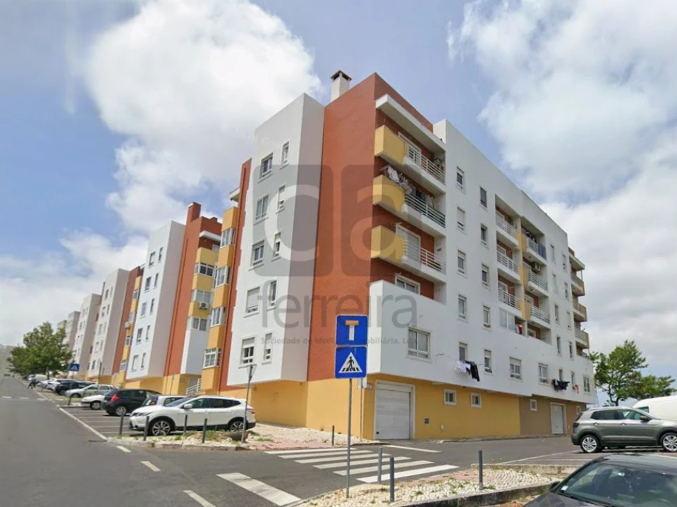 Apartamento T2 para Venda em Queluz e Belas Foto 1