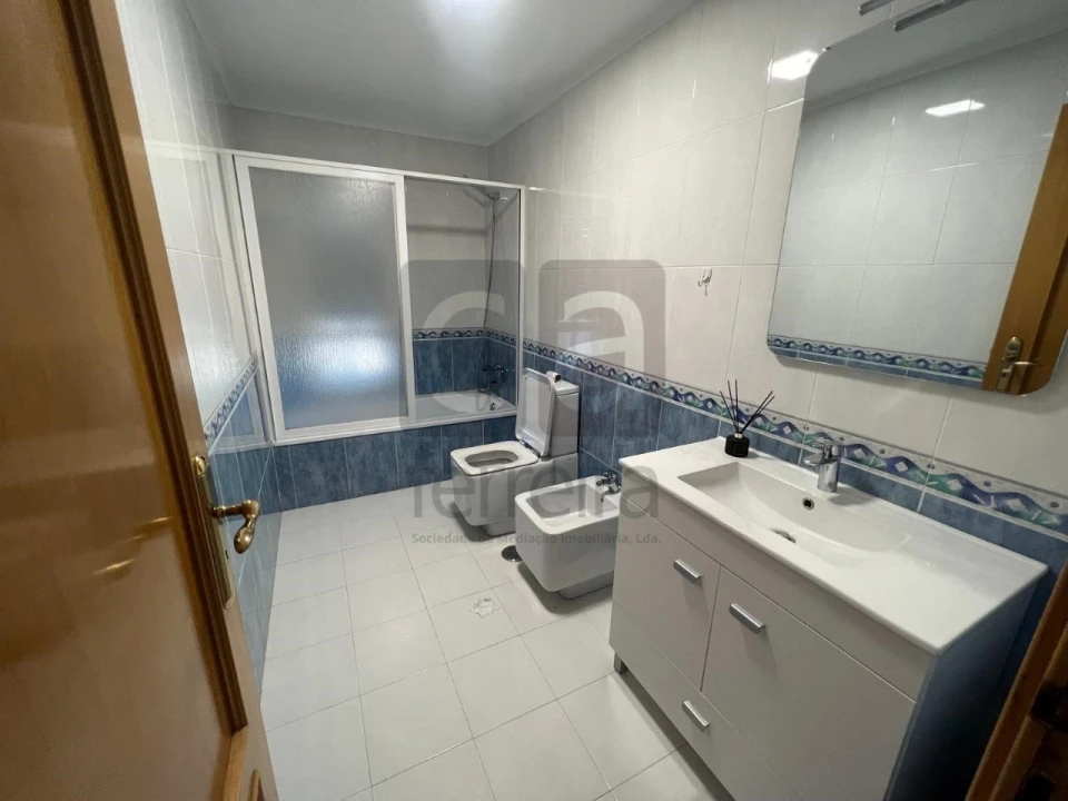 Apartamento T2 para Venda em Queluz e Belas Foto 18