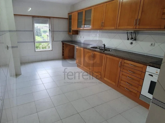 Apartamento T2 para Venda em Queluz e Belas Foto 2