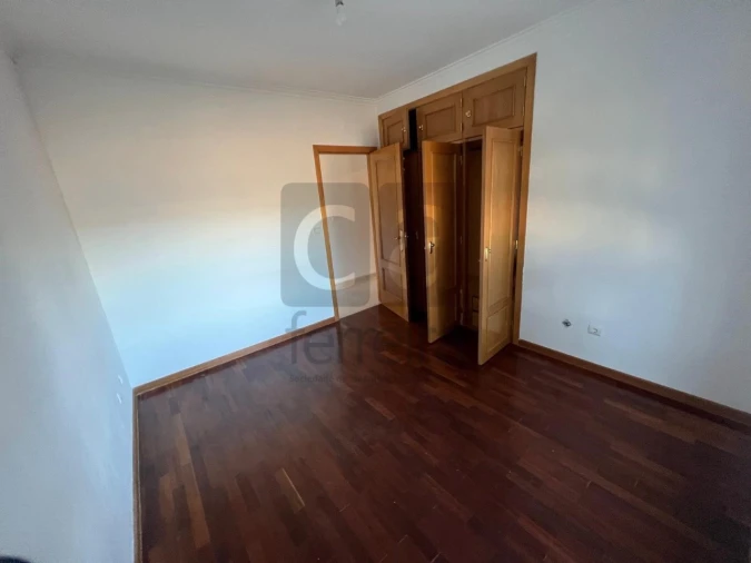 Apartamento T2 para Venda em Queluz e Belas Foto 14
