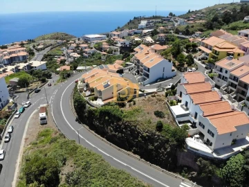 Terreno para Venda em Caniço