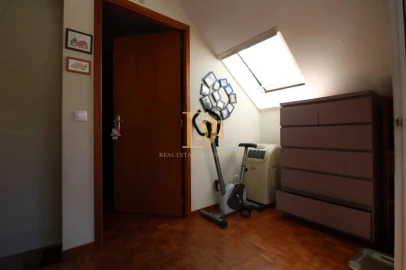 Moradia T1 para Venda em São Gonçalo
