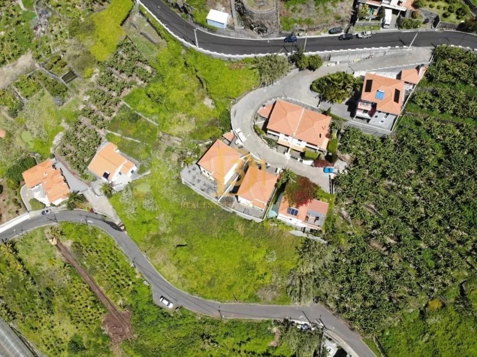 Terreno para Venda em Ribeira Brava Foto 4