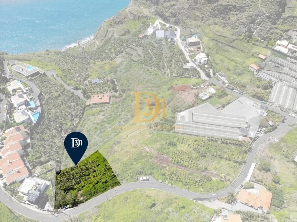 Terreno para Venda em Ribeira Brava Foto 1