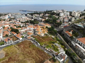 Terreno para Venda em Funchal (São Pedro)