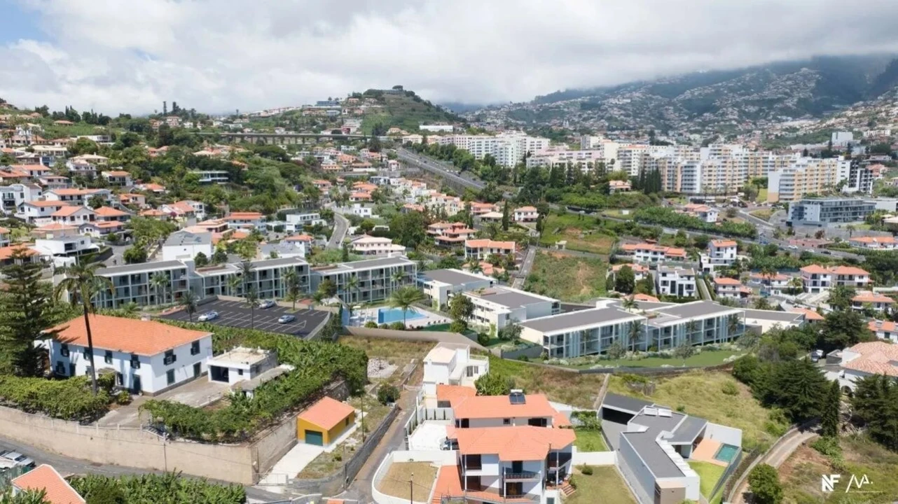 Apartamento T1 para Venda em São Martinho Foto 3