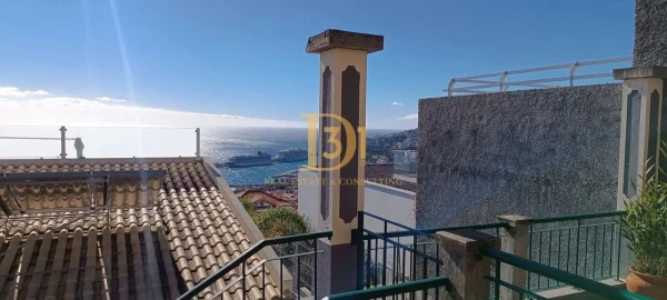 Moradia T4 para Venda em Funchal (Santa Maria Maior)