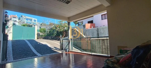 Moradia T4 para Venda em Funchal (Santa Maria Maior)