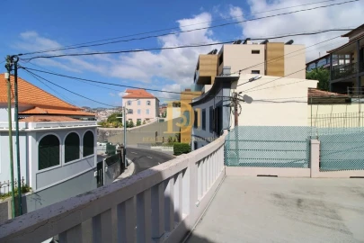Moradia T4 para Venda em Funchal (Santa Maria Maior)