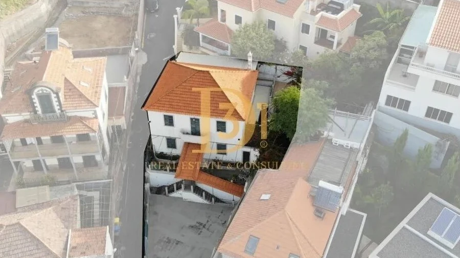 Moradia T4 para Venda em Funchal (Santa Maria Maior)