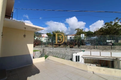 Moradia T3 para Venda em Funchal (São Pedro)