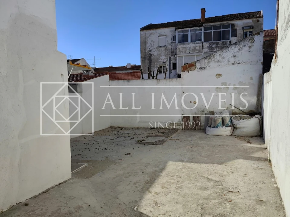 Apartamento T1 para Venda em Baixa da Banheira e Vale da Amoreira Foto 3
