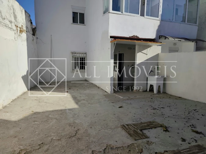 Apartamento T1 para Venda em Baixa da Banheira e Vale da Amoreira Foto 2