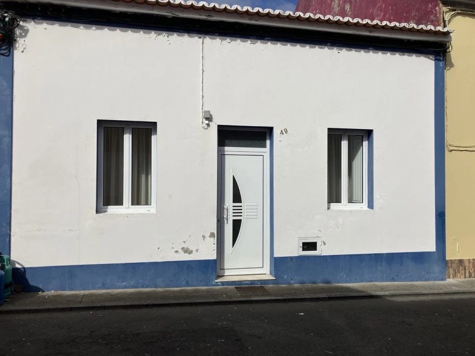 Moradia T3 para Venda em Rabo de Peixe Foto 1