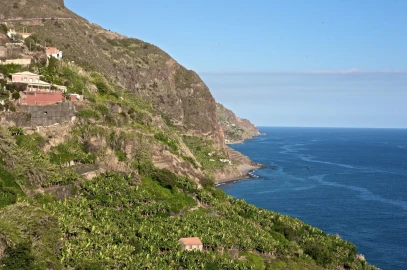 Terreno para Venda em Arco da Calheta