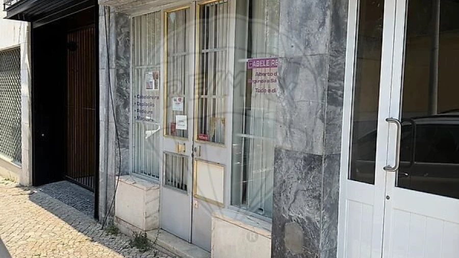 Loja para Arrendamento em Campo de Ourique
