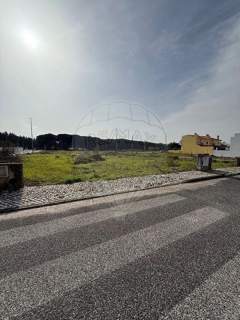 Terreno para Venda em Aveiras de Baixo