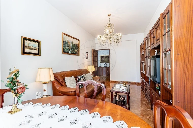 Apartamento T2 para Venda em Odivelas Foto 5
