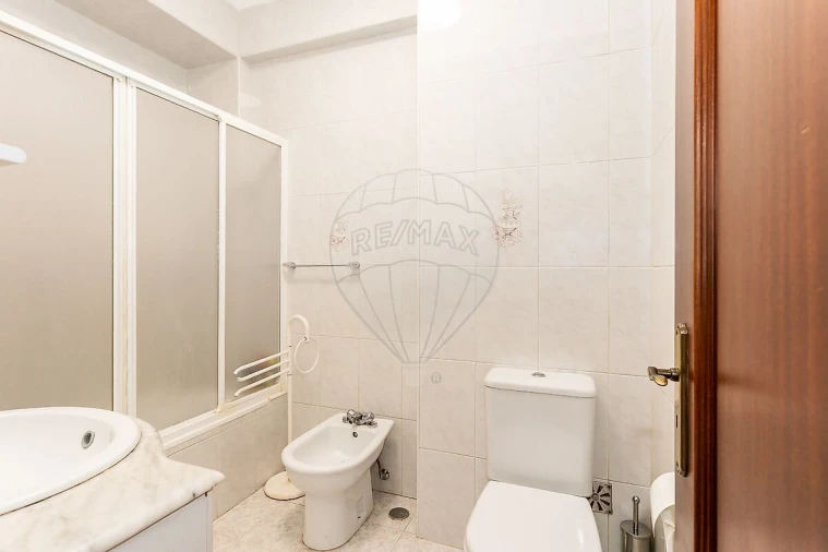 Apartamento T2 para Venda em Odivelas Foto 9