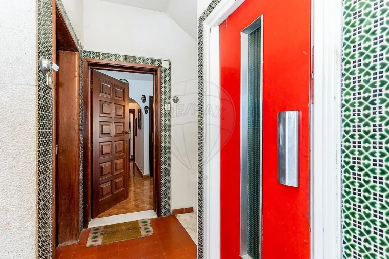 Apartamento T2 para Venda em Odivelas Foto 13