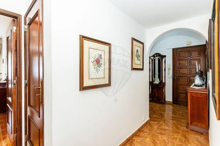 Apartamento T2 para Venda em Odivelas Foto 6