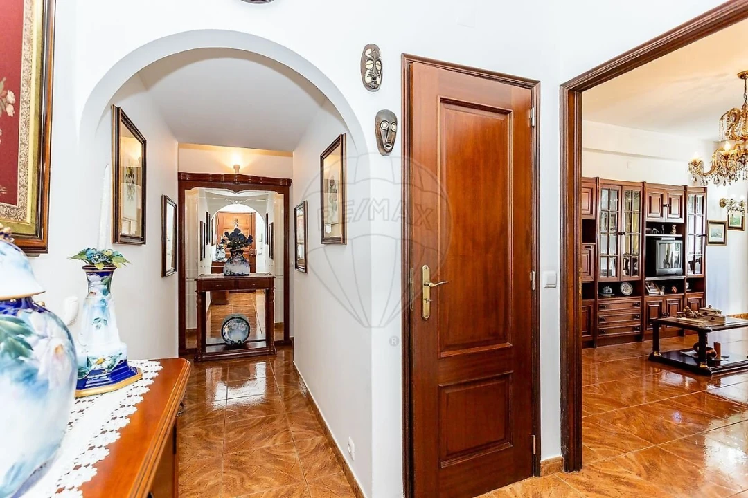Apartamento T2 para Venda em Odivelas Foto 3