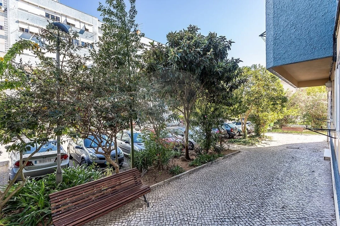 Apartamento T2 para Venda em Odivelas Foto 18