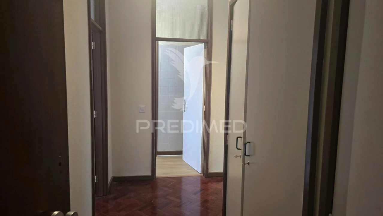 Prédio para Venda em Rio Tinto Foto 1