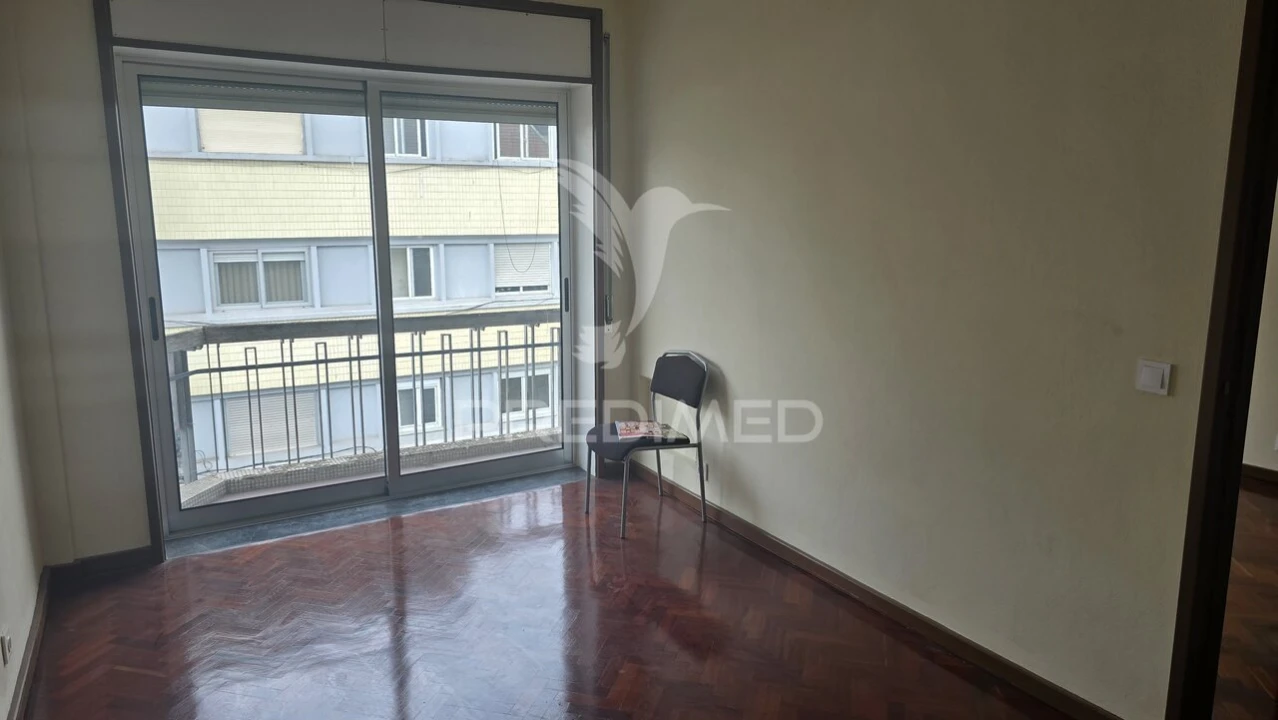 Prédio para Venda em Rio Tinto Foto 11