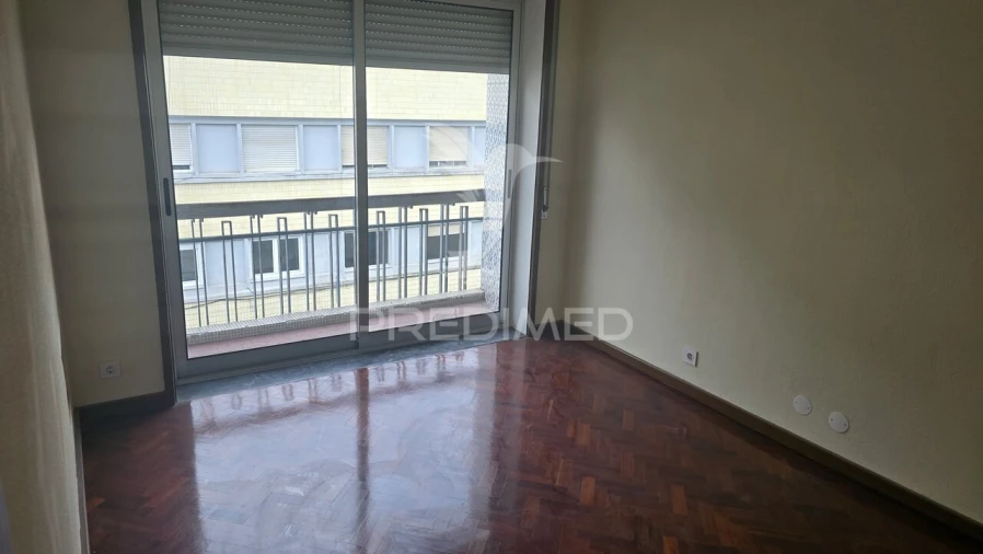 Prédio para Venda em Rio Tinto Foto 15