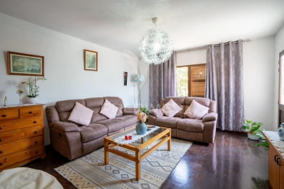 Moradia T4 para Venda em Funchal (Santa Luzia)