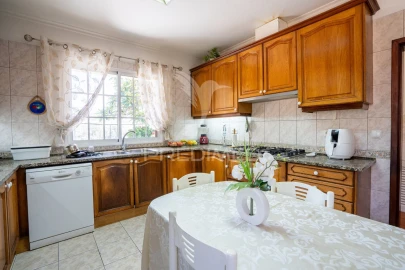 Moradia T4 para Venda em Funchal (Santa Luzia)