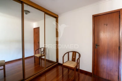 Moradia T4 para Venda em Funchal (Santa Luzia)